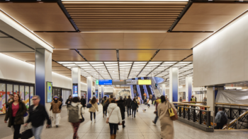 Last reconstructed 30 years ago, New York Penn Station’s LIRR 33rd Street concourse has nearly doubled in width, from 30 to 57 feet, and its ceilings have been raised to 18 feet. The concourse stretches from Seventh Avenue near the 1/2/3 subway to Eighth Avenue near the A/C/E subway. (Lucas Blair Simpson © SOM)
