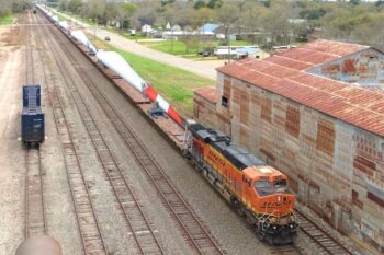 Photo by BNSF team member Bryan Echols, who helped ensure the wind blade got to its destination safely.