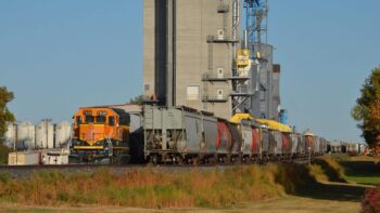 U.S. agriculture that could be impacted by a Canadian rail shutdown includes soybeans that are loaded into unit trains in Garrison, N.D., and ferried across southern Canada before hand-off to UP at Eastport, Idaho, for final delivery to an export terminal in Kalama, Wash. Bruce Kelly photo.