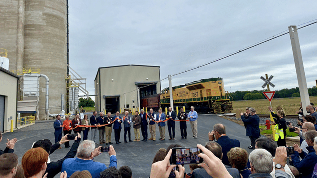 Country View Family ribbon-cutting ceremony for its new feed mill in Columbia, Pa. (Photograph Courtesy of Norfolk Southern)