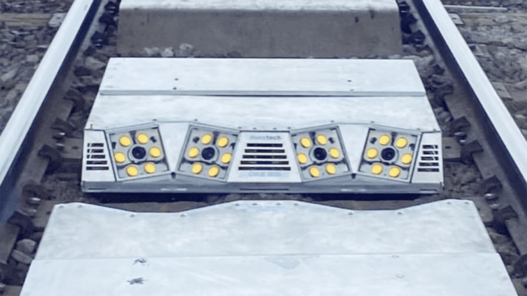 The obliquevue® Oblique Vehicle Undercarriage Examiner. (Duos Photograph)