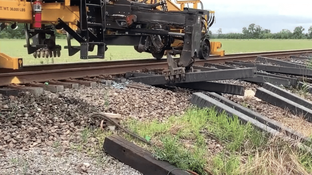 An Evertrak 7000 installation on a Class I in the Southeastern United States (High Decay Zone 5). (Evertrak Photograph)