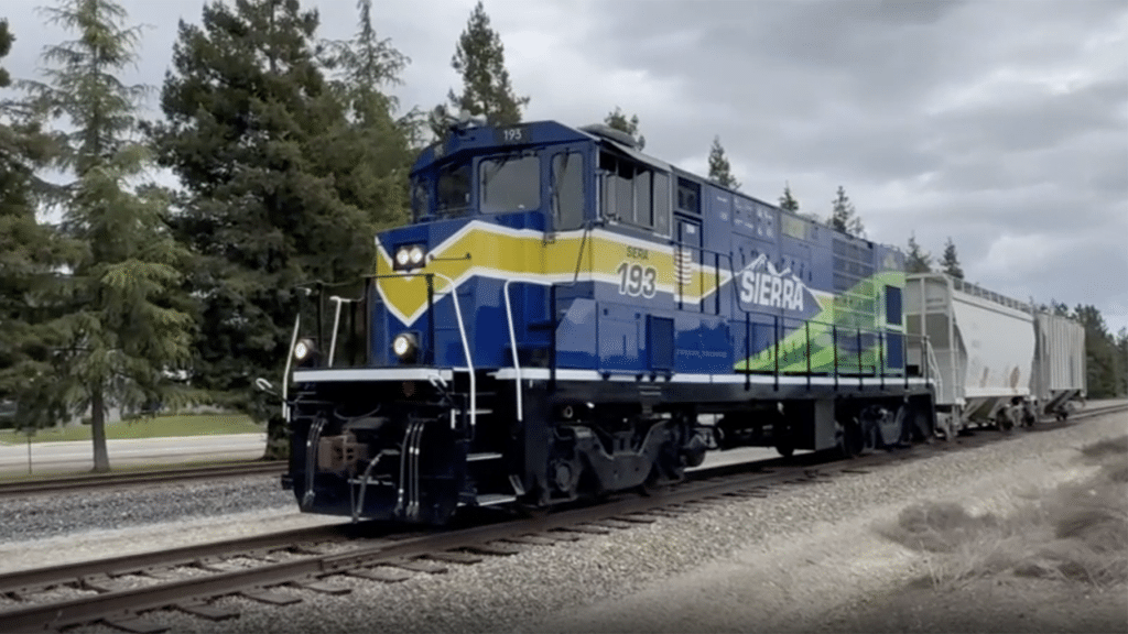 SERA on March 27 “successfully” completed testing of its first four-axle HFC-powered, zero-emission switching locomotive in West Sacramento, Calif. (Screen Grab from a SERA video, courtesy of PR Newswire)