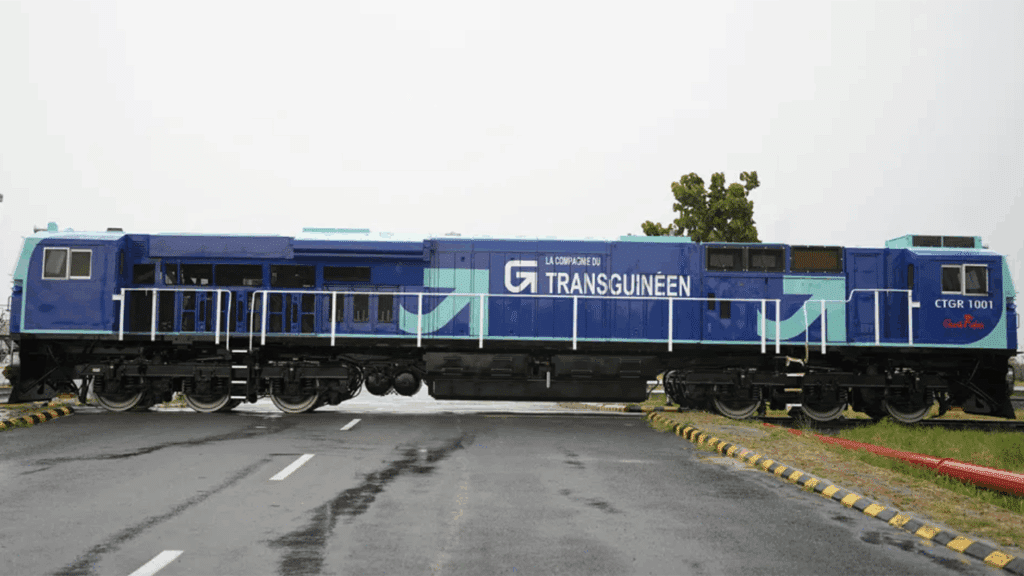 The new ES43ACi features blue and turquoise-colored livery of La Compagnie de TransGuinéen, the joint venture company that will operate the Simandou Railway. (Wabtec Photograph)