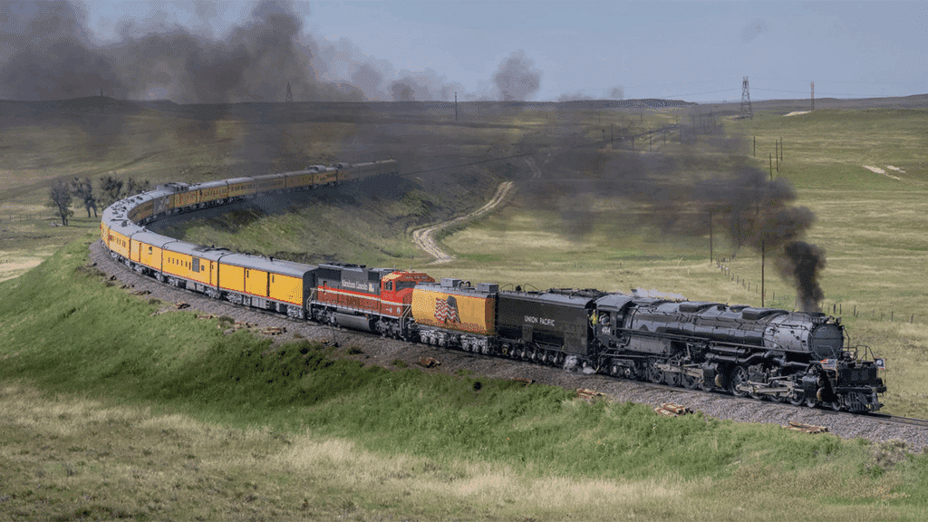 The Big Boy No. 4014 and Lincoln Locomotive No. 1616 appeared earlier this month in Wyoming and Colorado. (UP Photograph)